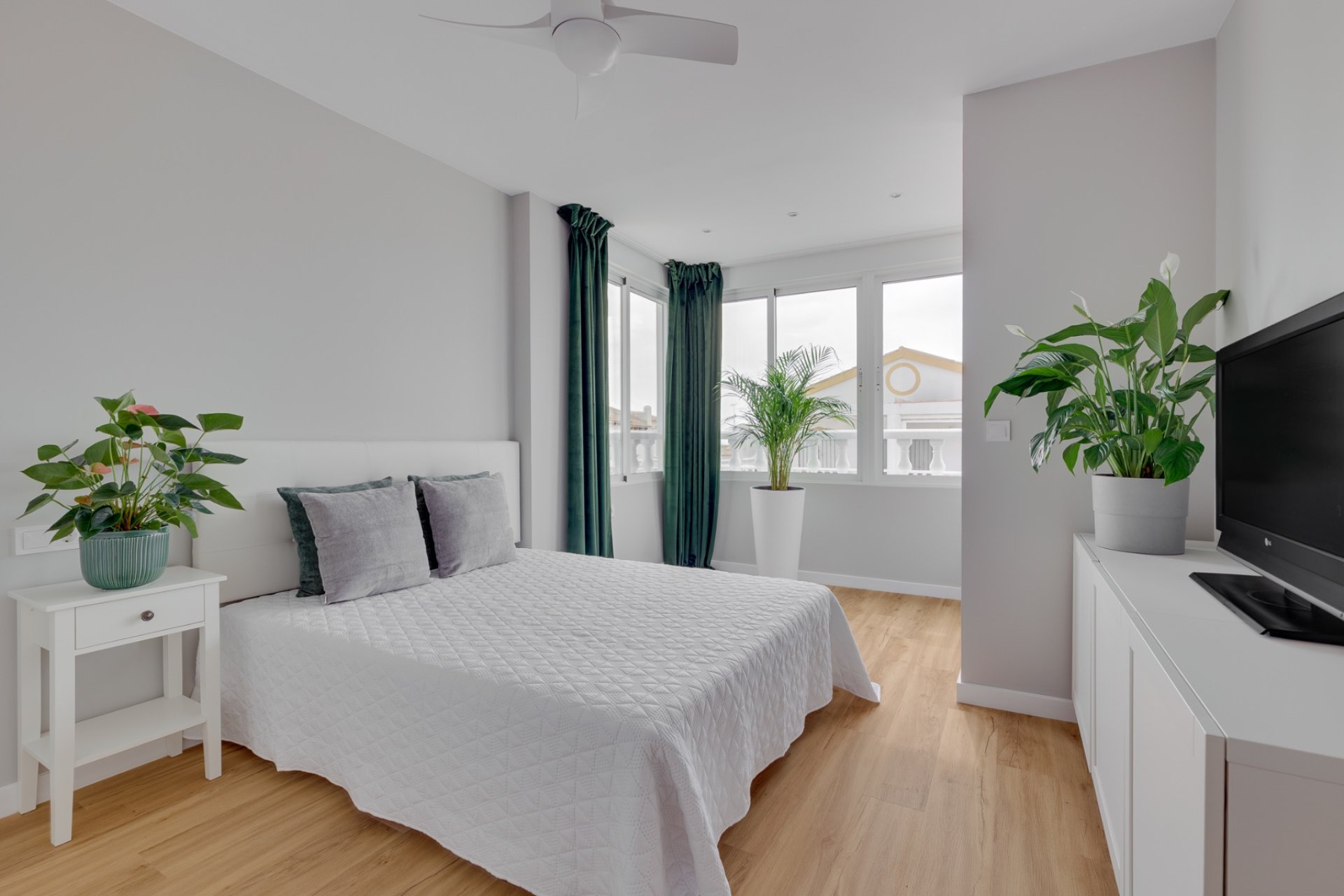 Perpardavimas - Dvipusis - Orihuela Costa