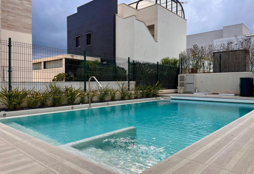 Perpardavimas - Vila - Orihuela Costa - Dehesa de Campoamor