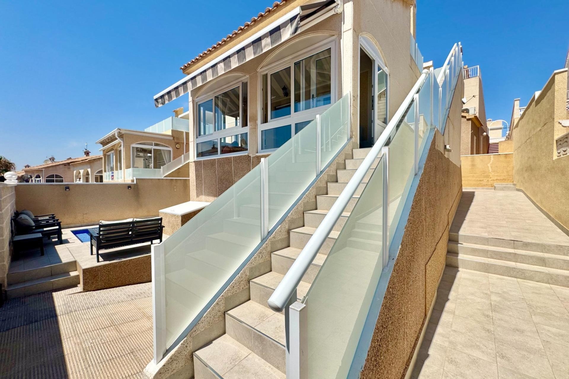 Perpardavimas - Vila - Orihuela Costa - La Florida
