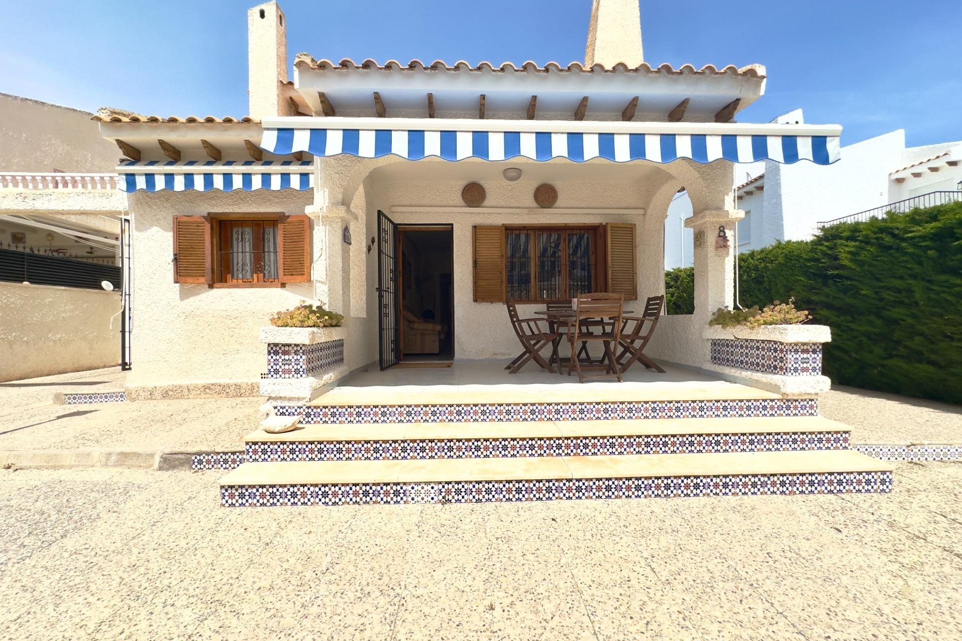 Perpardavimas - Vila - Orihuela Costa - La Zenia