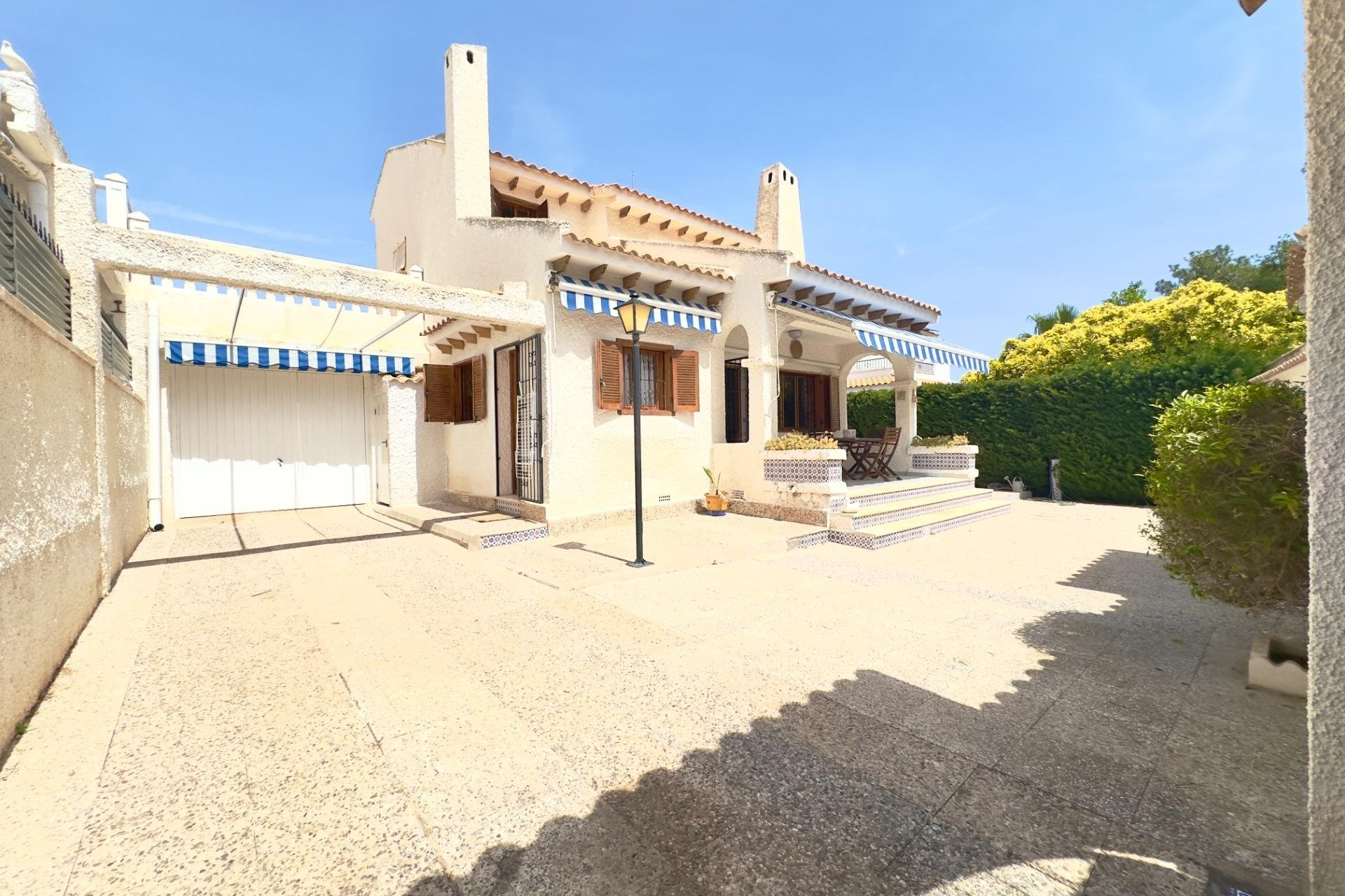 Perpardavimas - Vila - Orihuela Costa - La Zenia