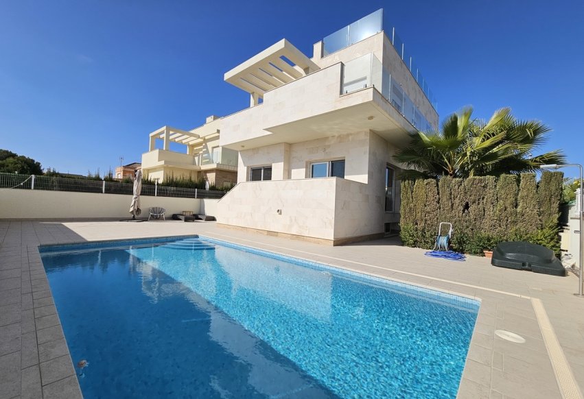 Perpardavimas - Vila - Orihuela Costa - La Zenia