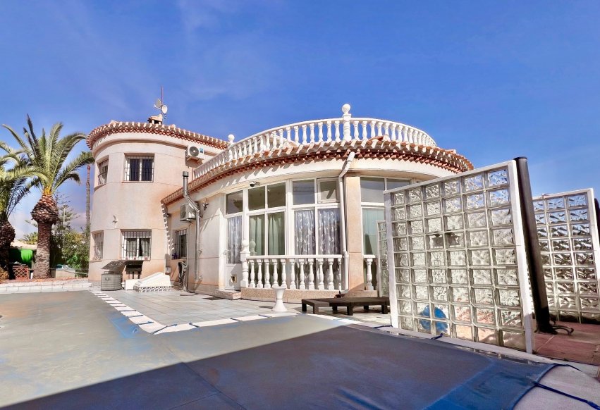 Perpardavimas - Vila - Orihuela Costa - La Zenia