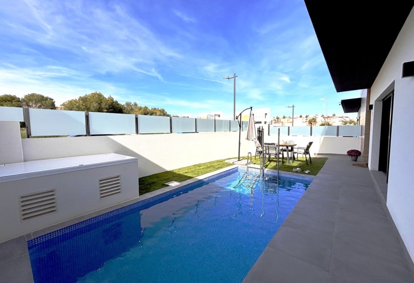 Perpardavimas - Vila - Orihuela Costa - Villamartín