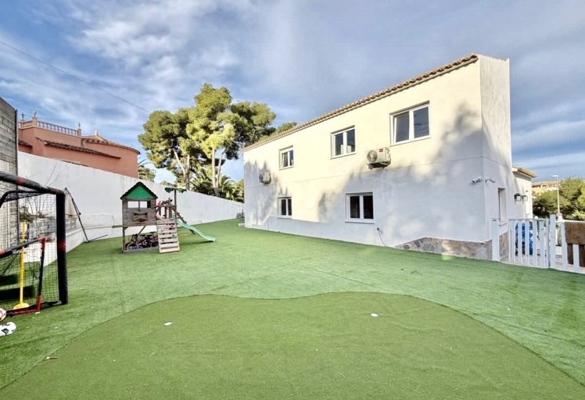 Perpardavimas - Vila - Orihuela Costa - Villamartín