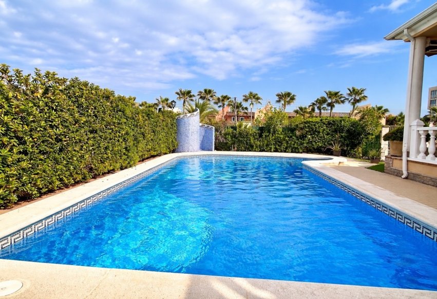 Perpardavimas - Vila - Torrevieja