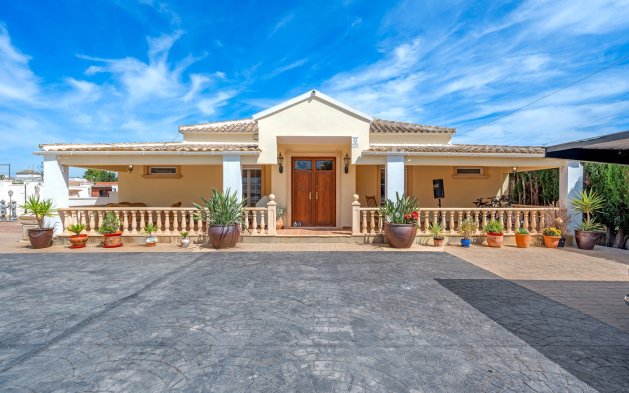 Posiadłość wiejska - Odsprzedaż - Almoradí - CBB-47940