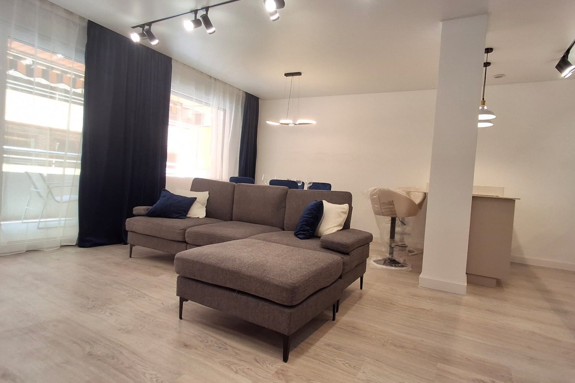 Resale - Apartament / Duplex - Torrevieja - Playa Acequion