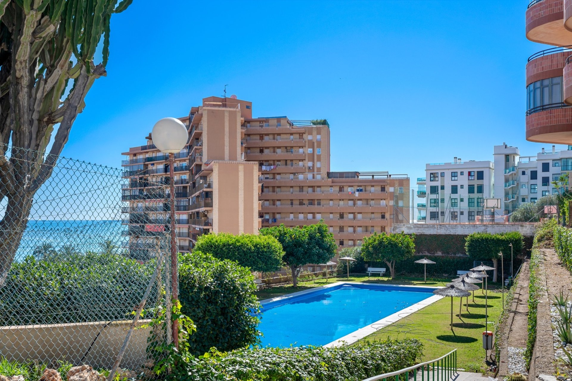 Resale - Apartment / flat - Elche - Segunda linea playa