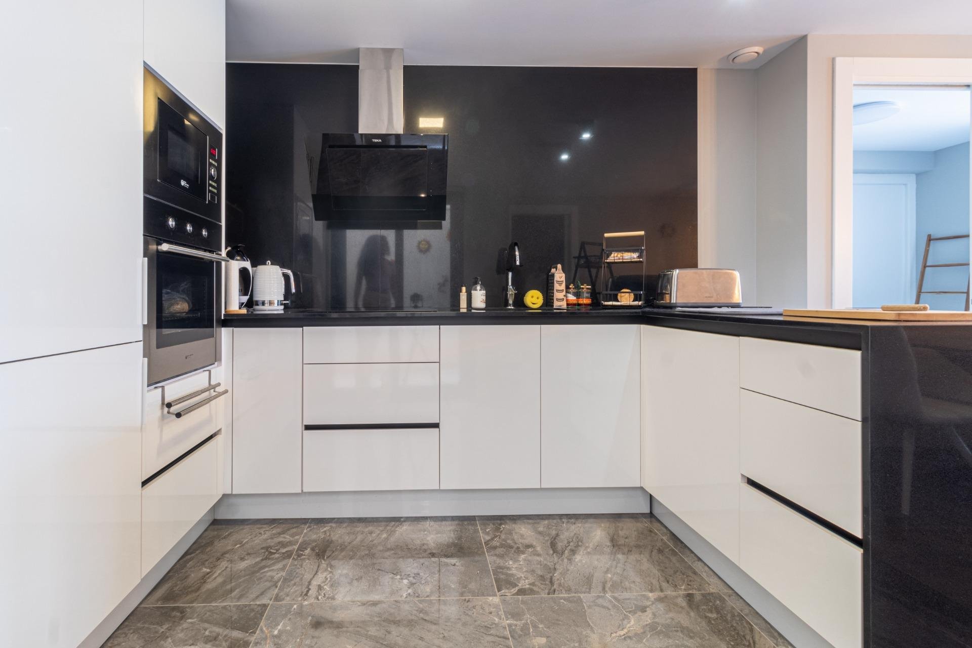 Resale - Apartment / flat - Orihuela Costa - La Florida