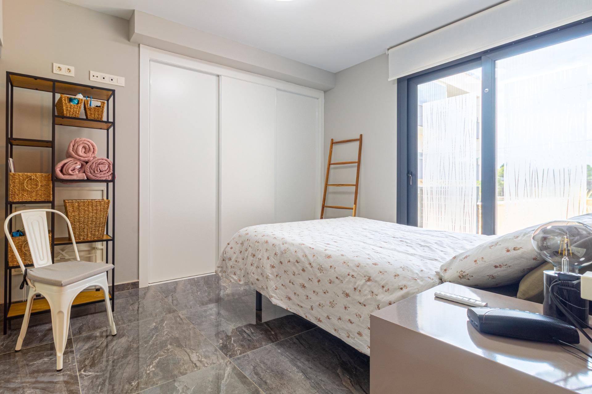 Resale - Apartment / flat - Orihuela Costa - La Florida