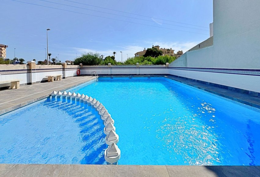 Resale - Apartment / flat - Orihuela Costa - La Zenia