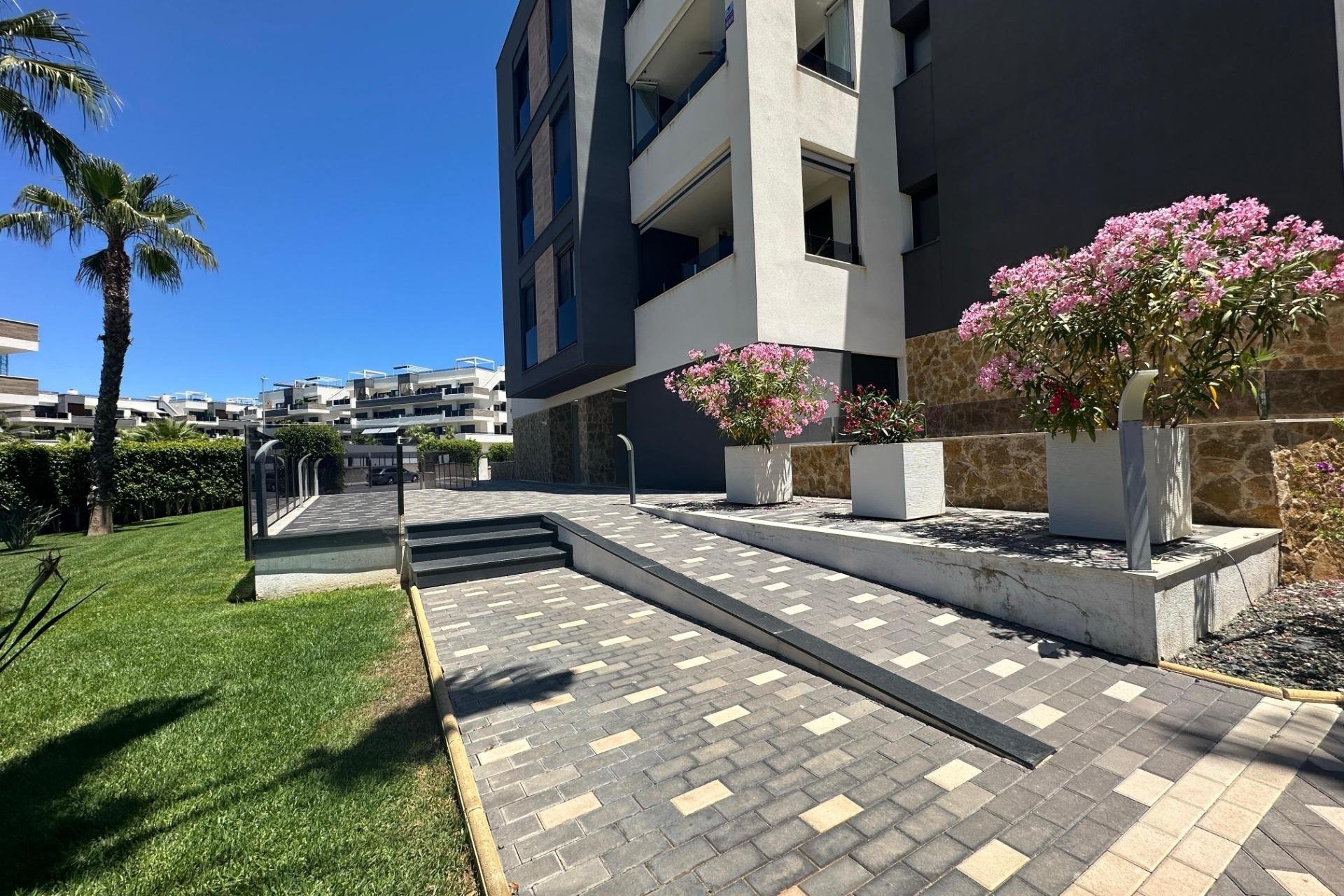 Resale - Apartment / flat - Orihuela Costa - PAU 8