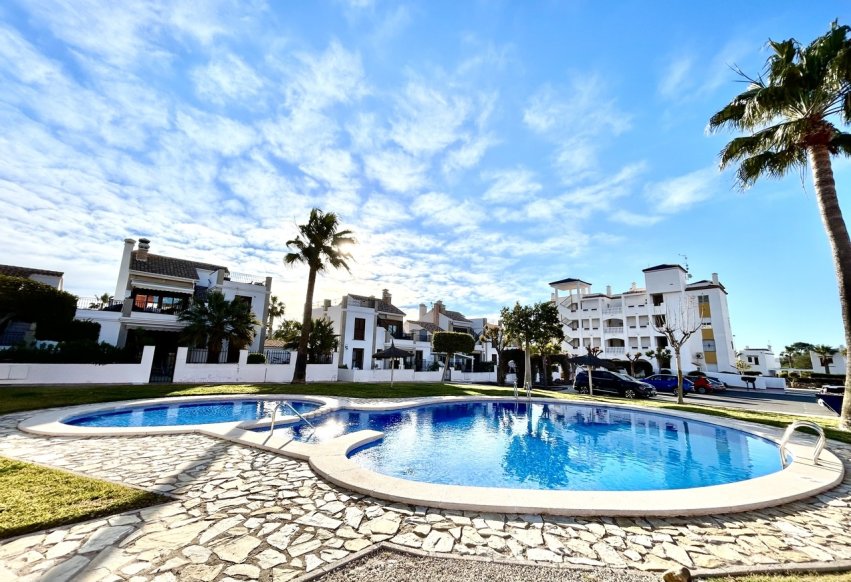 Resale - Apartment / flat - Orihuela Costa - Villamartín