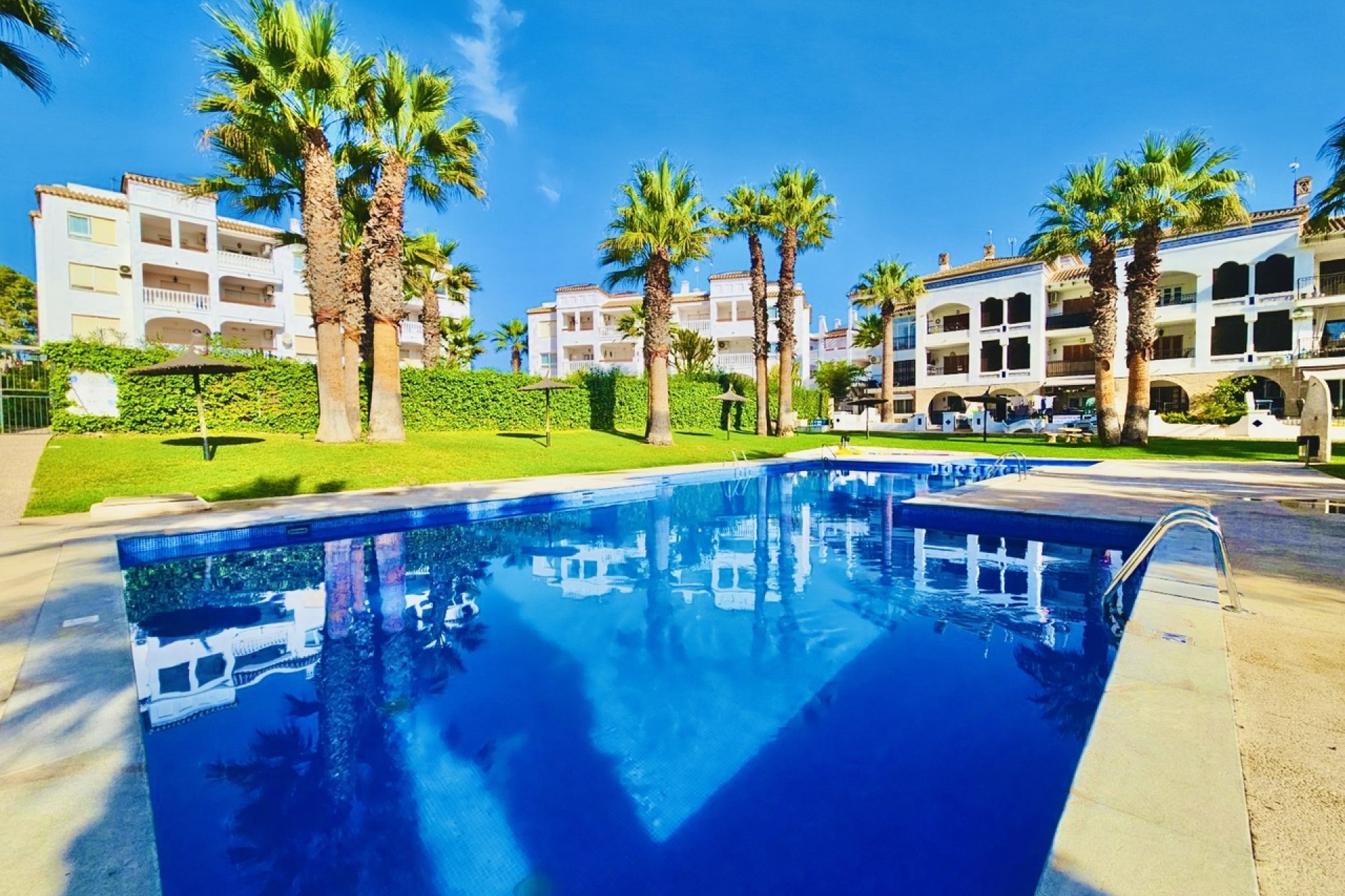 Resale - Apartment / flat - Orihuela Costa - Villamartín