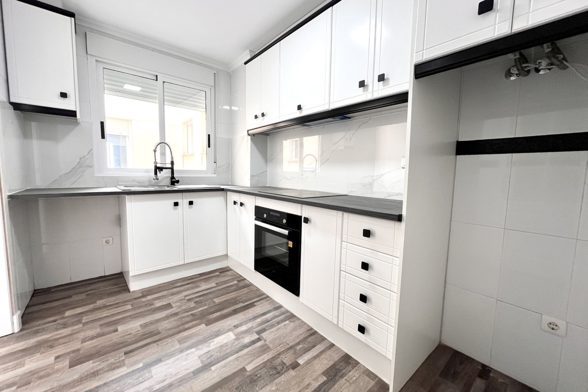 Resale - Apartment / flat - San Miguel de Salinas