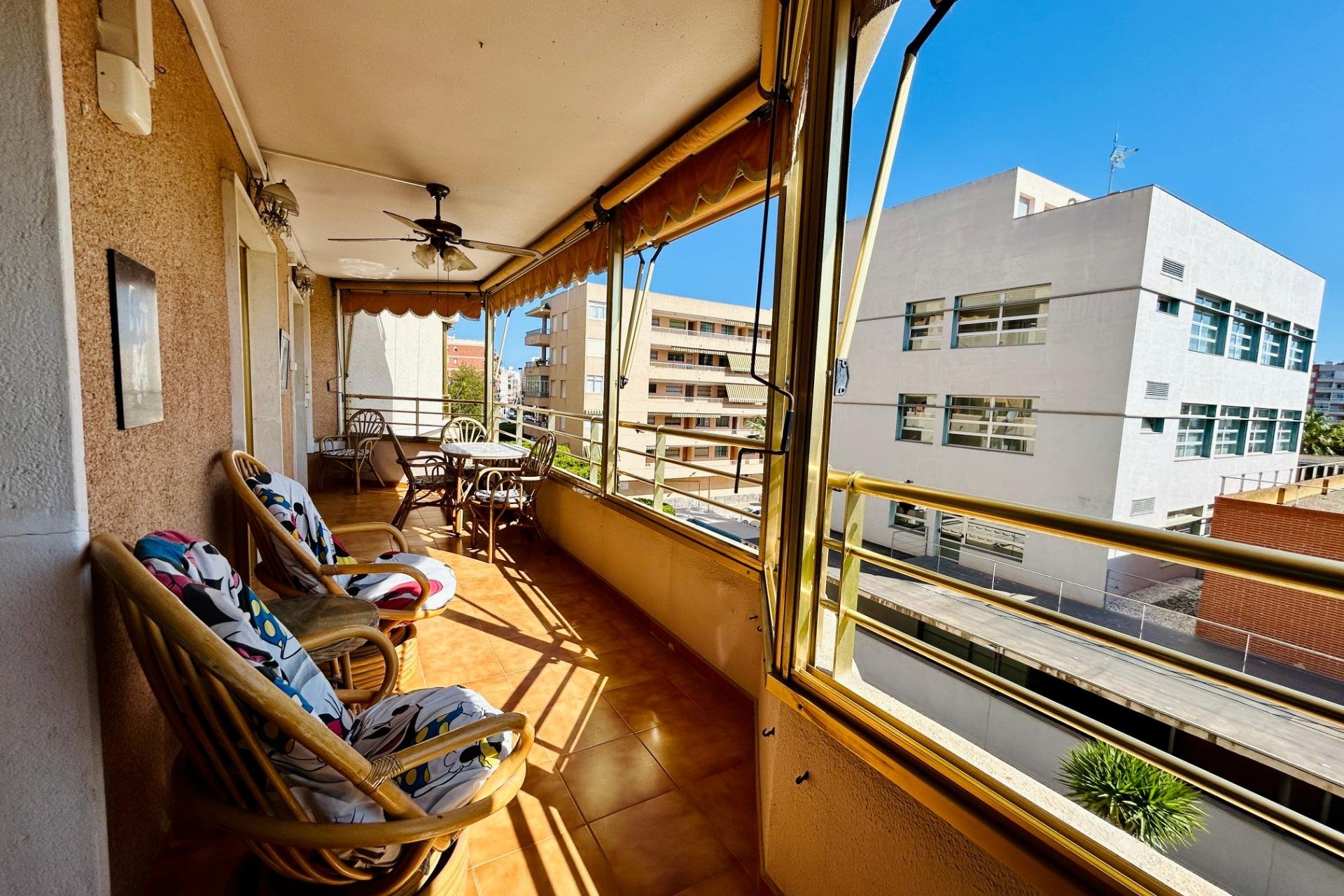 Resale - Apartment / flat - Santa Pola - Puerto