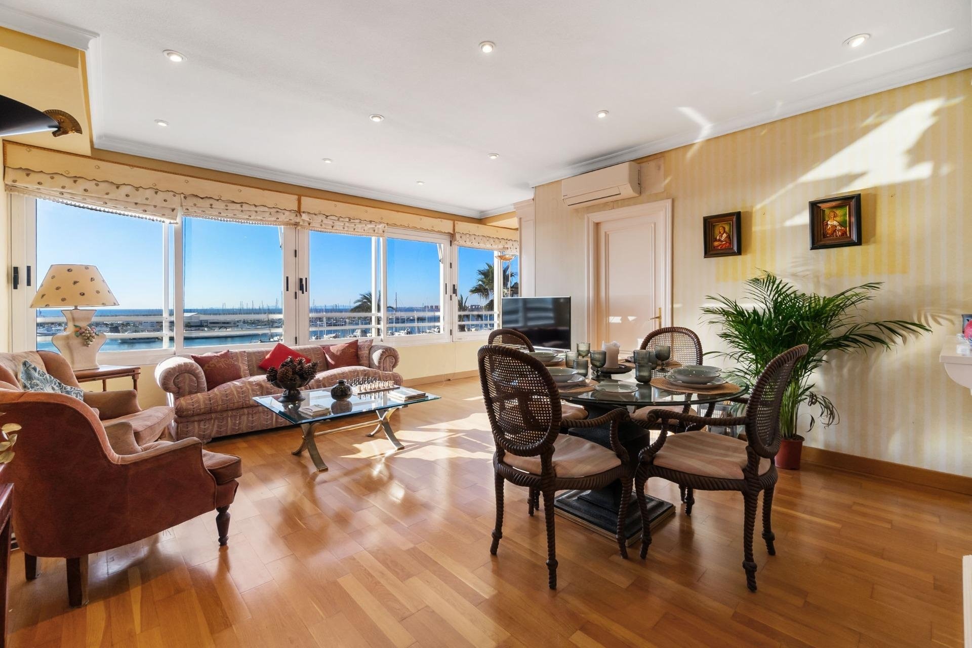 Resale - Apartment / flat - Torrevieja - Centro - Muelle Pesquero