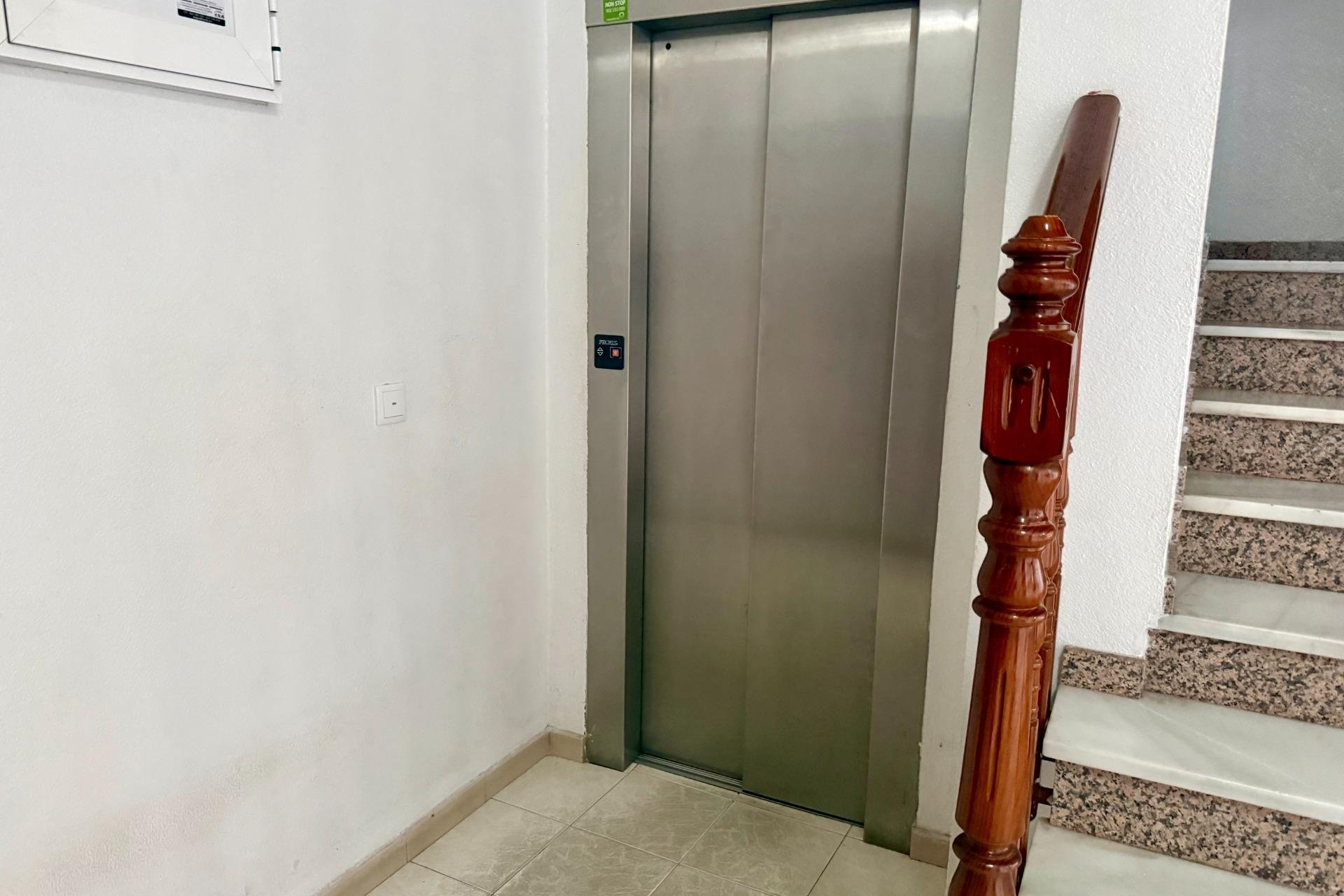 Resale - Apartment / flat - Torrevieja - Centro