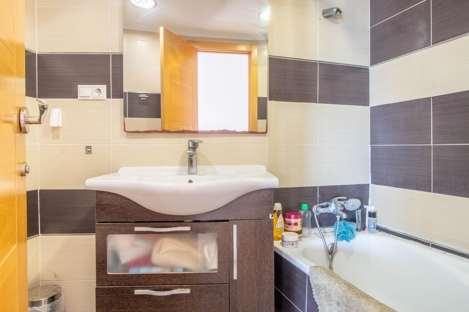 Resale - Apartment / flat - Torrevieja - El Acequión - Los Náufragos