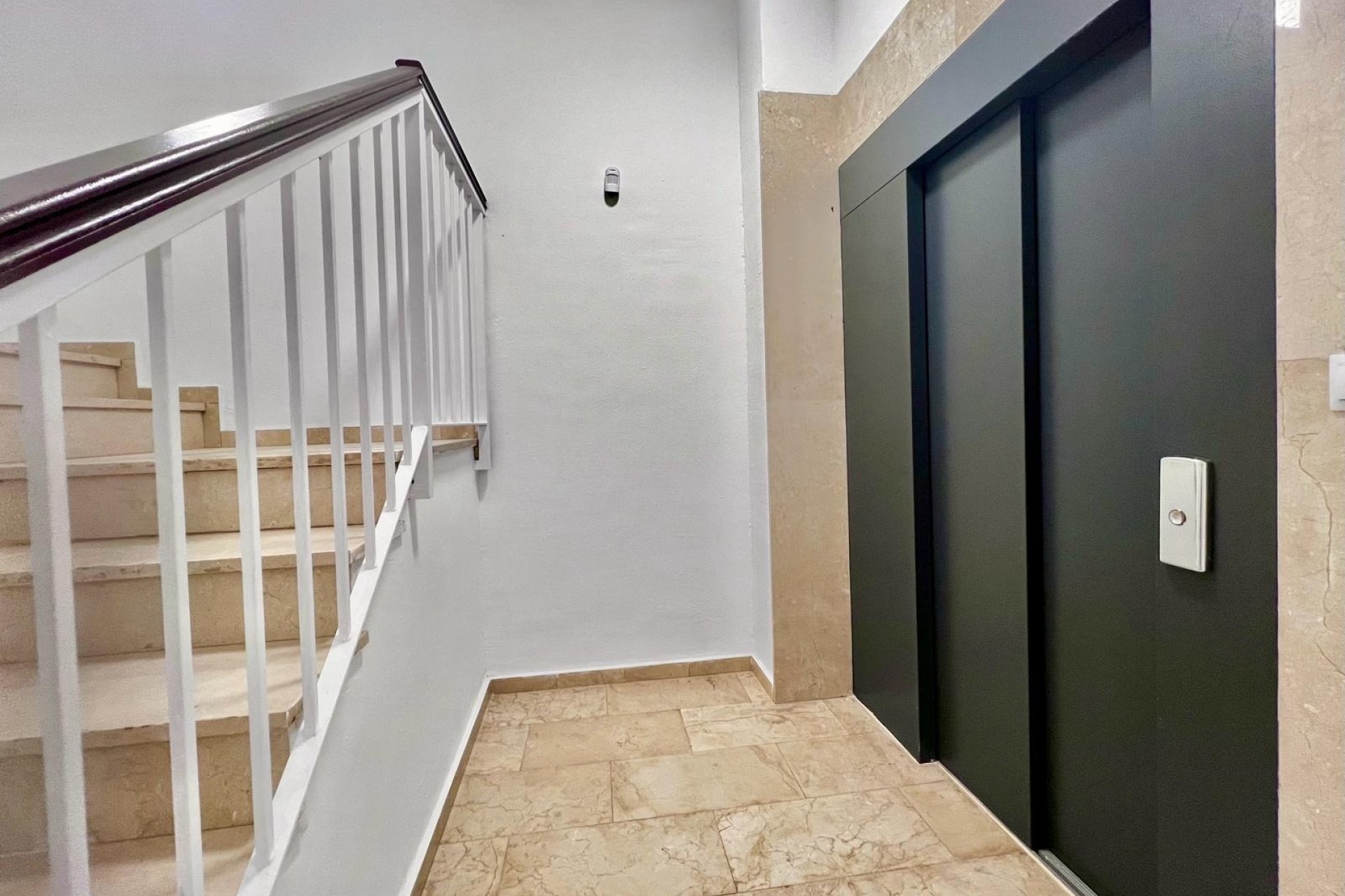 Resale - Apartment / flat - Torrevieja - El Acequión - Los Náufragos