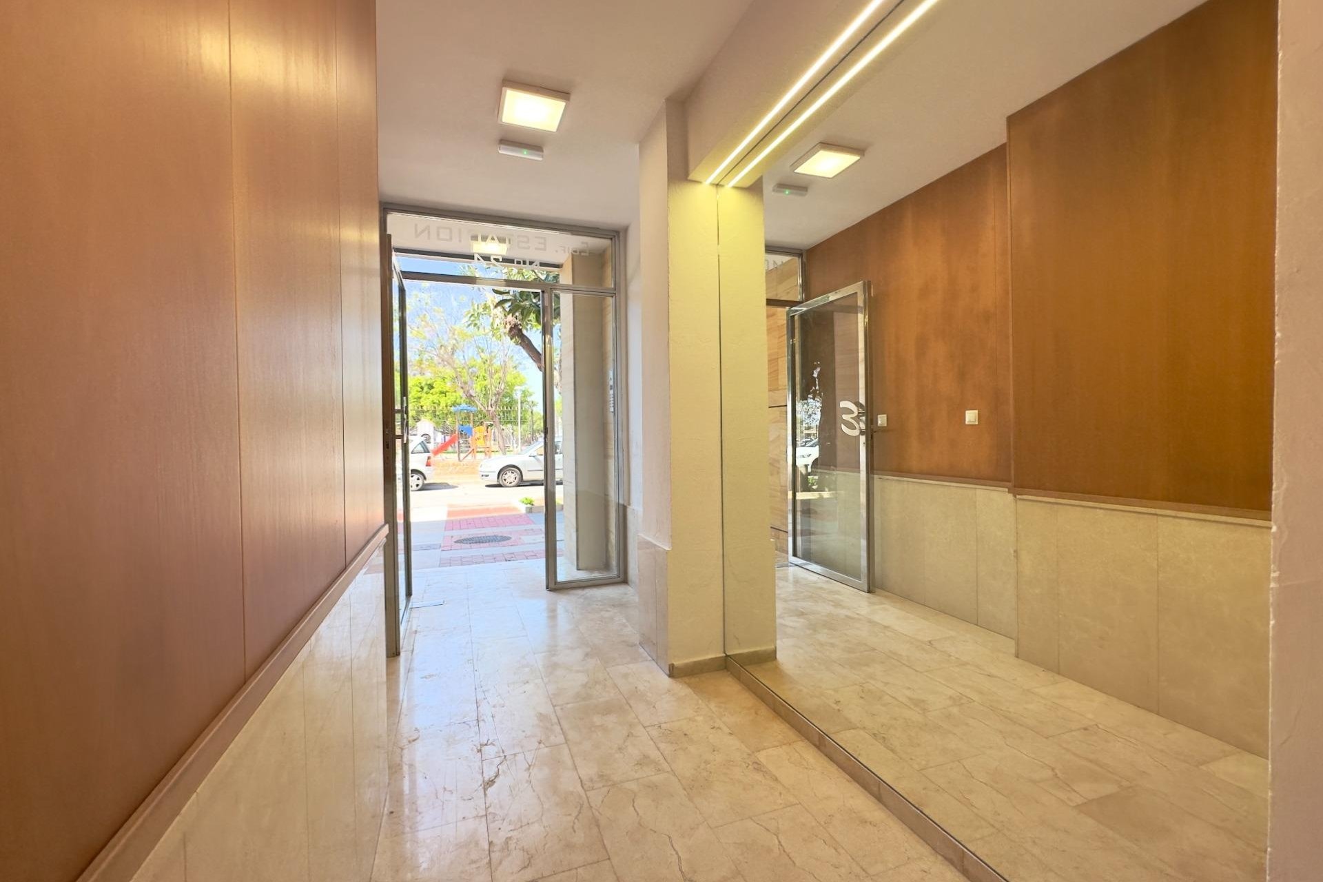 Resale - Apartment / flat - Torrevieja - El Acequión - Los Náufragos