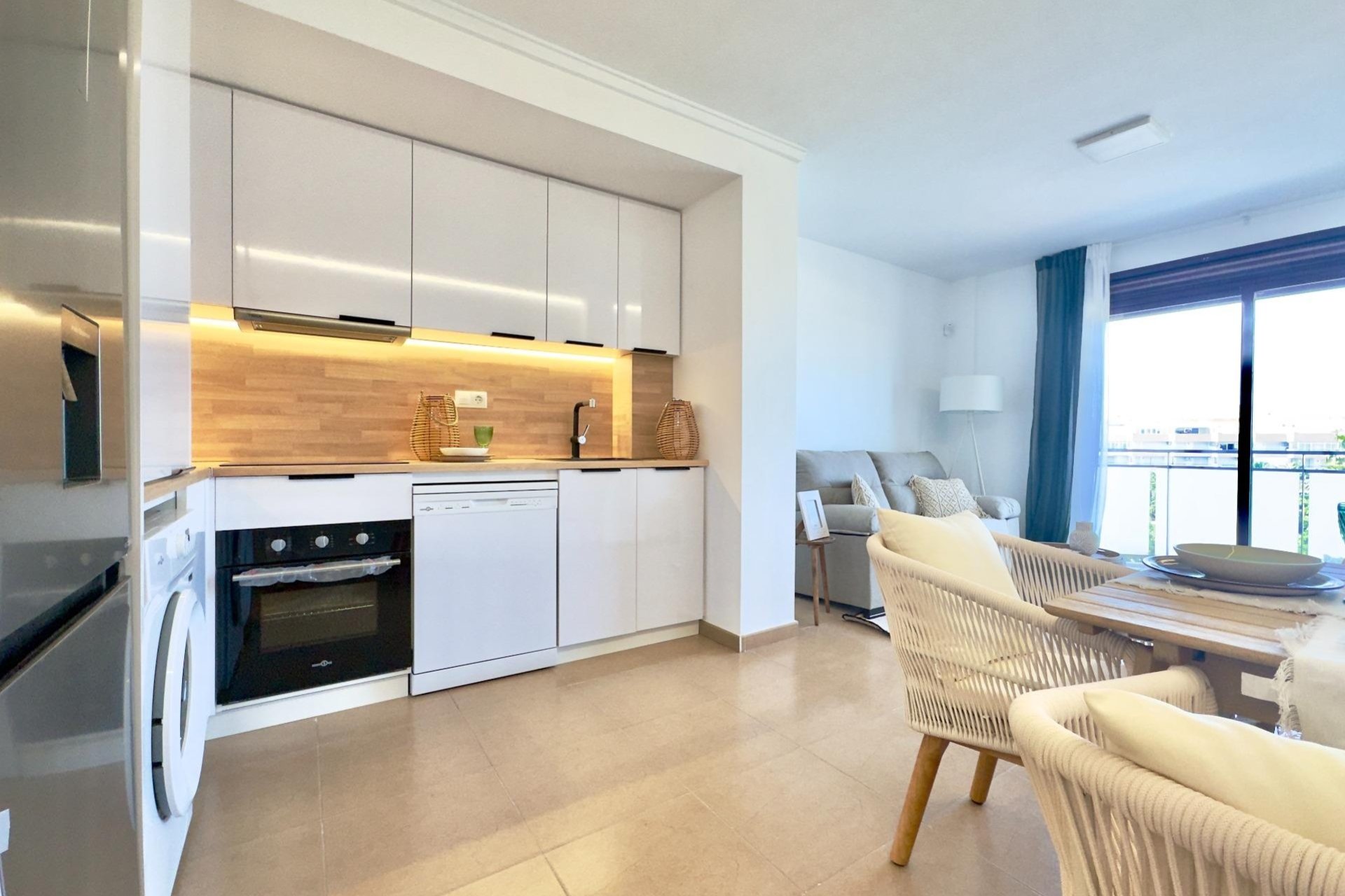 Resale - Apartment / flat - Torrevieja - El Acequión - Los Náufragos