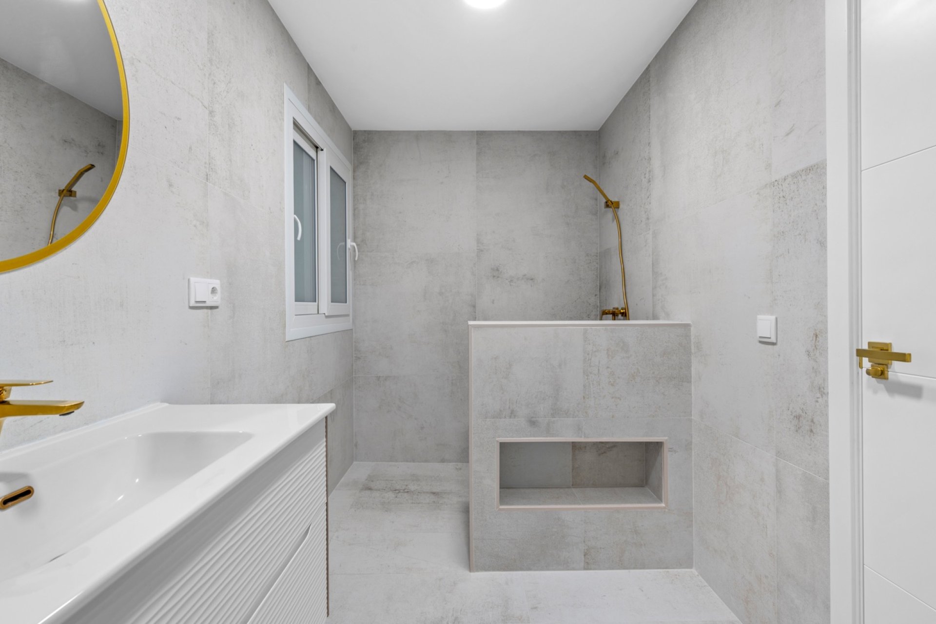 Resale - Apartment / flat - Torrevieja - El Acequión - Los Náufragos