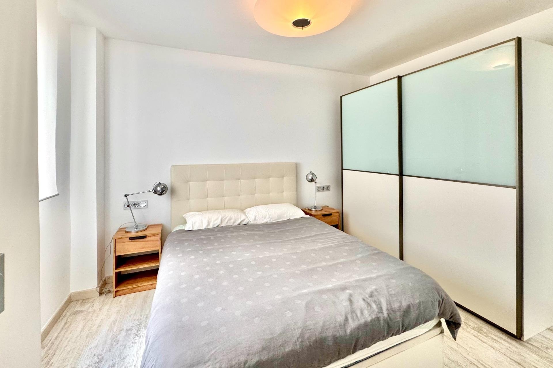 Resale - Apartment / flat - Torrevieja - Estacion de autobuses