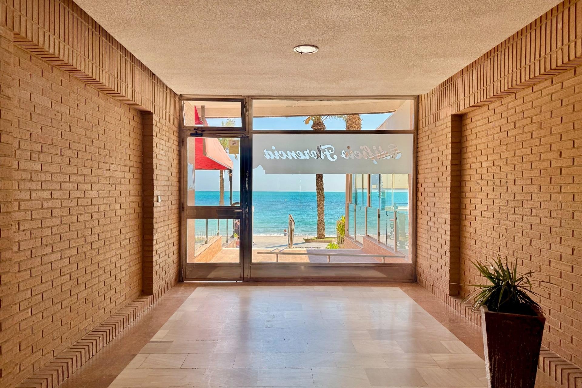 Resale - Apartment / flat - Torrevieja - Estacion de autobuses