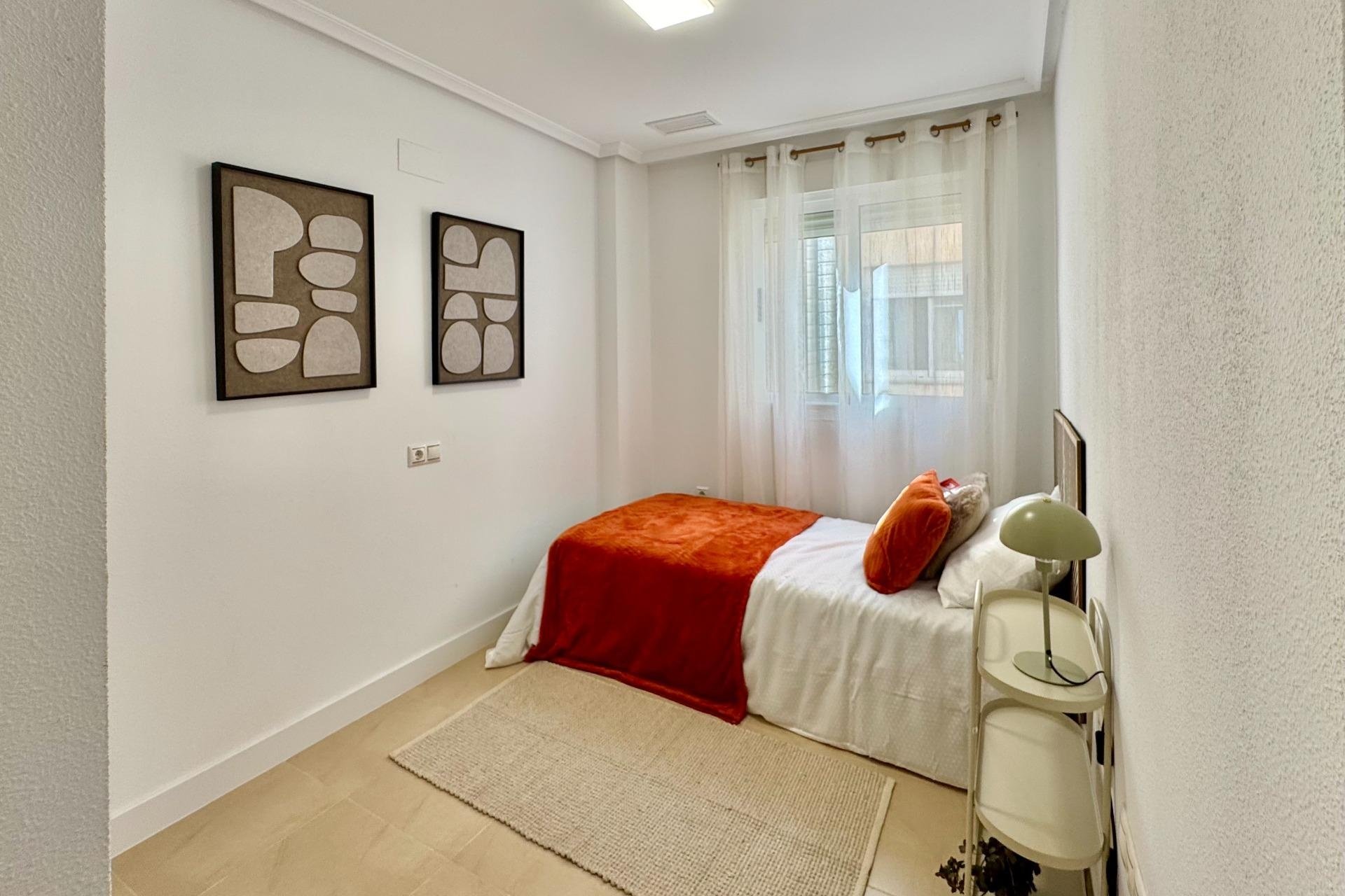 Resale - Apartment / flat - Torrevieja - Parque de las Naciones