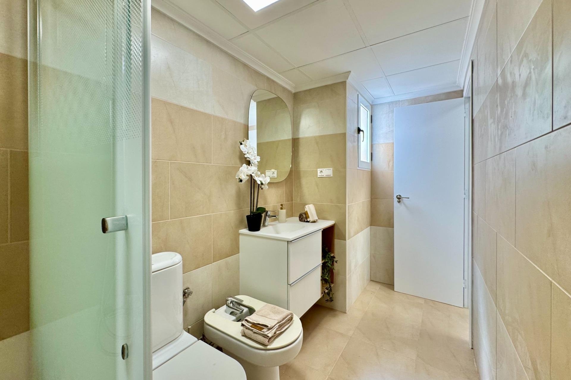 Resale - Apartment / flat - Torrevieja - Parque de las Naciones