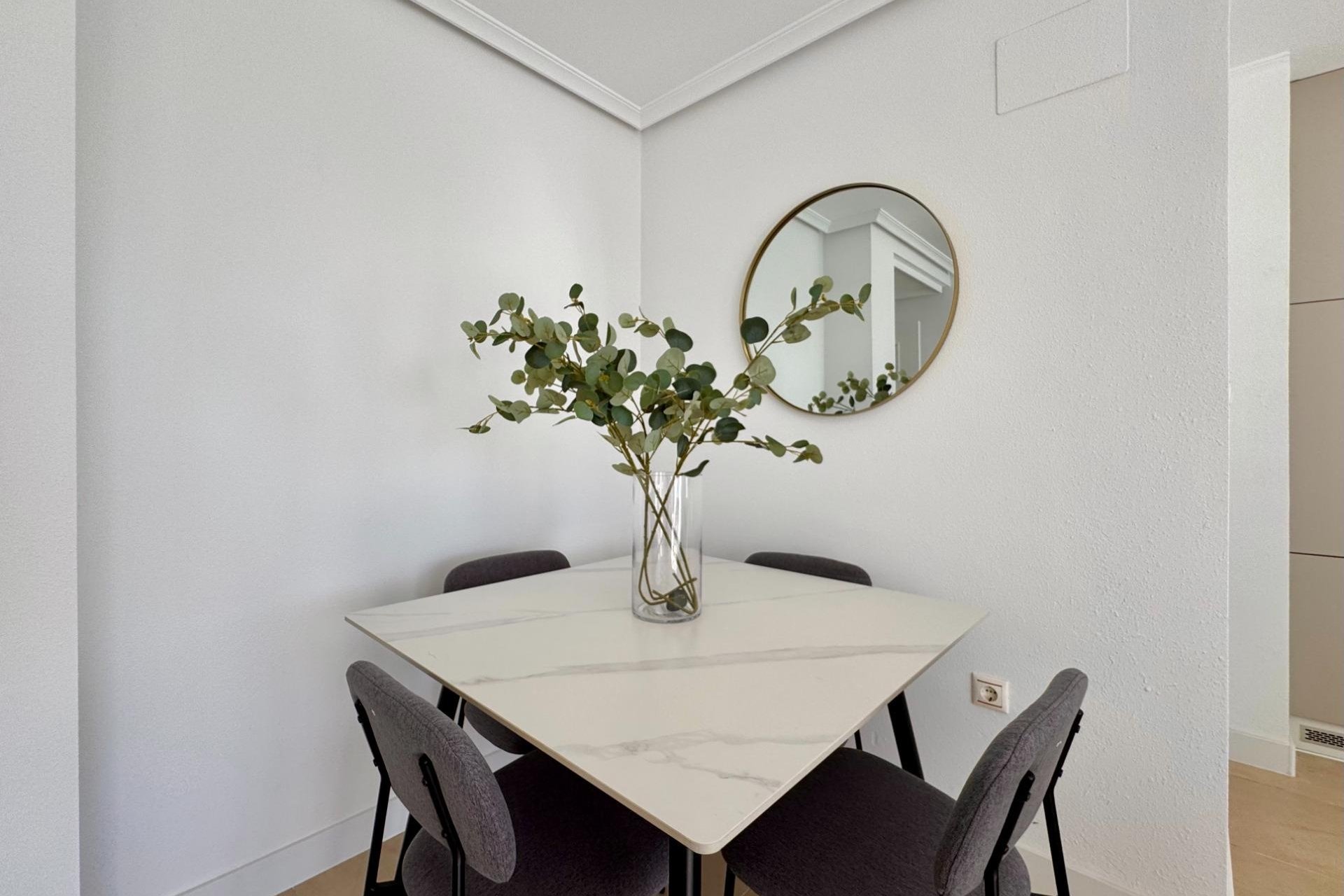 Resale - Apartment / flat - Torrevieja - Parque de las Naciones