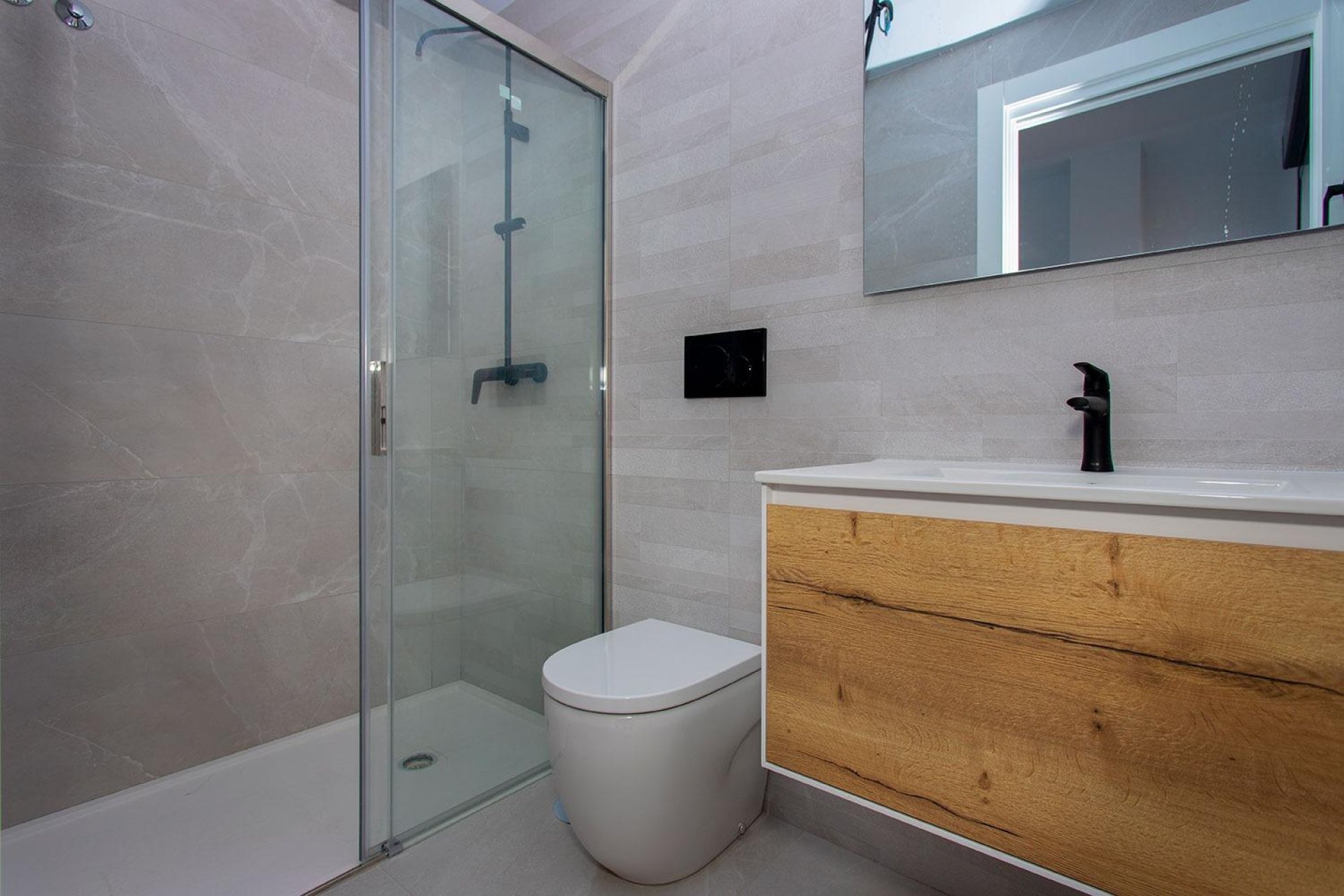 Resale - Apartment / flat - Torrevieja - Paseo maritimo