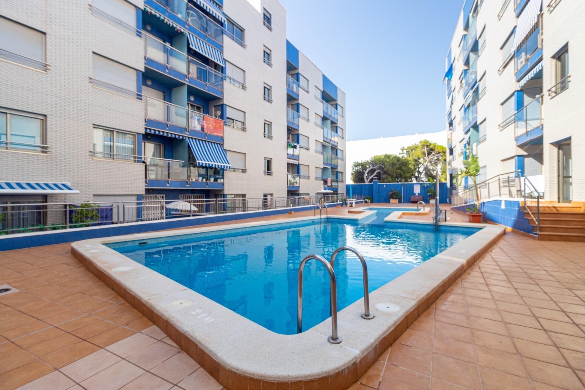 Resale - Apartment / flat - Torrevieja - Playa de los Locos