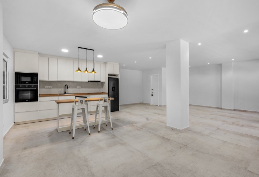 Resale - Apartment / flat - Torrevieja - Playa del Acequión