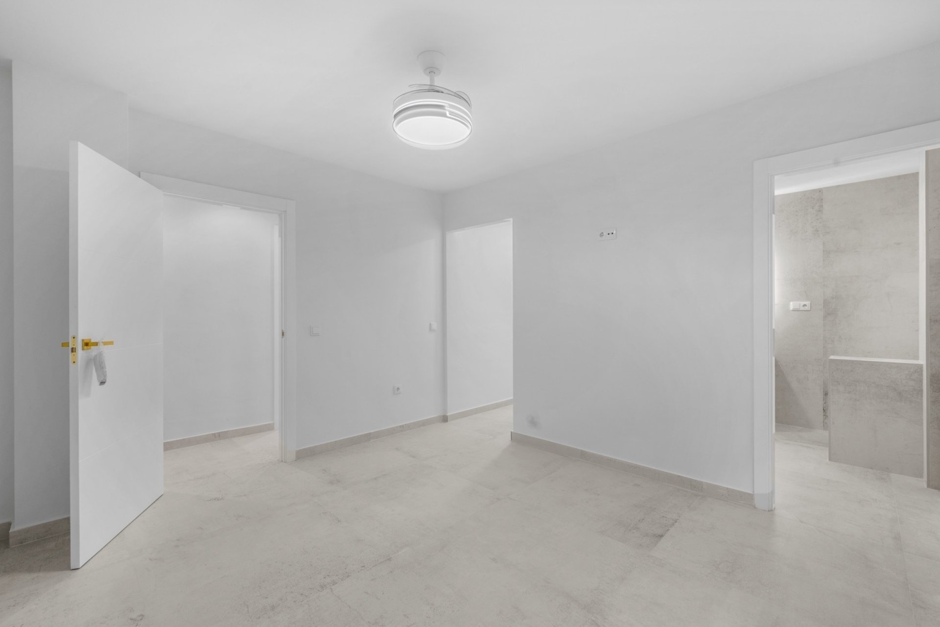 Resale - Apartment / flat - Torrevieja - Playa del Acequión