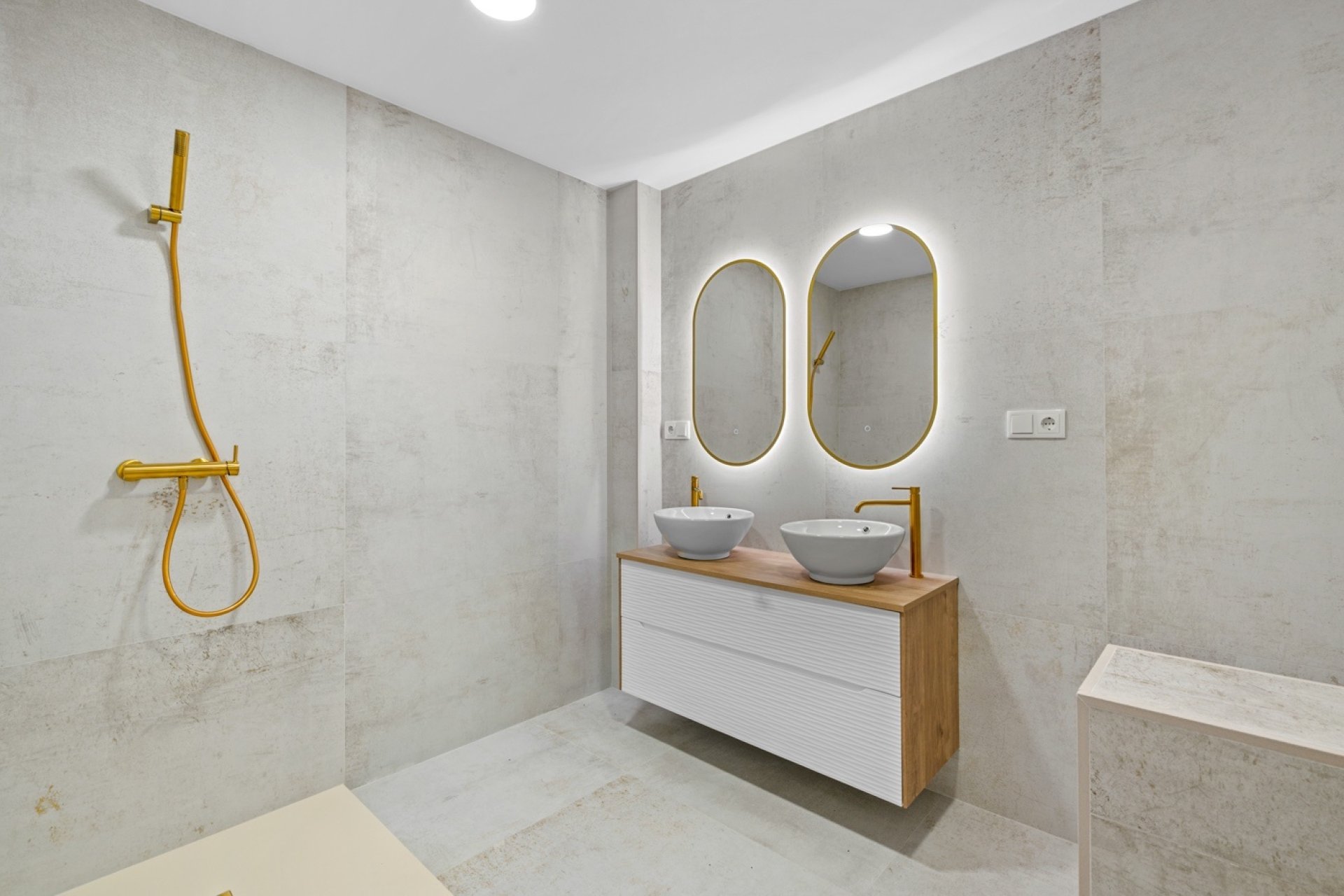 Resale - Apartment / flat - Torrevieja - Playa del Acequión