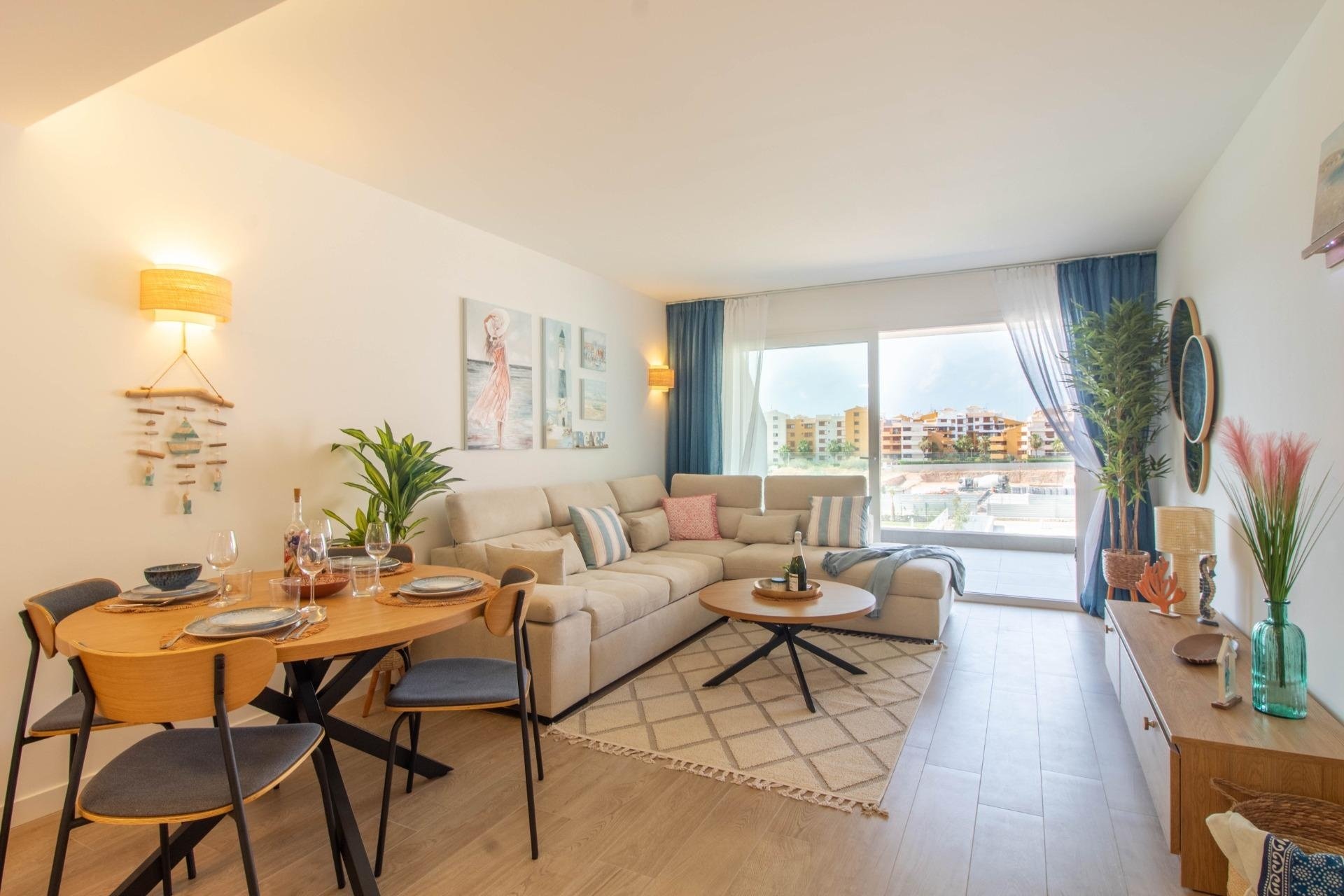 Resale - Apartment / flat - Torrevieja - Punta Prima