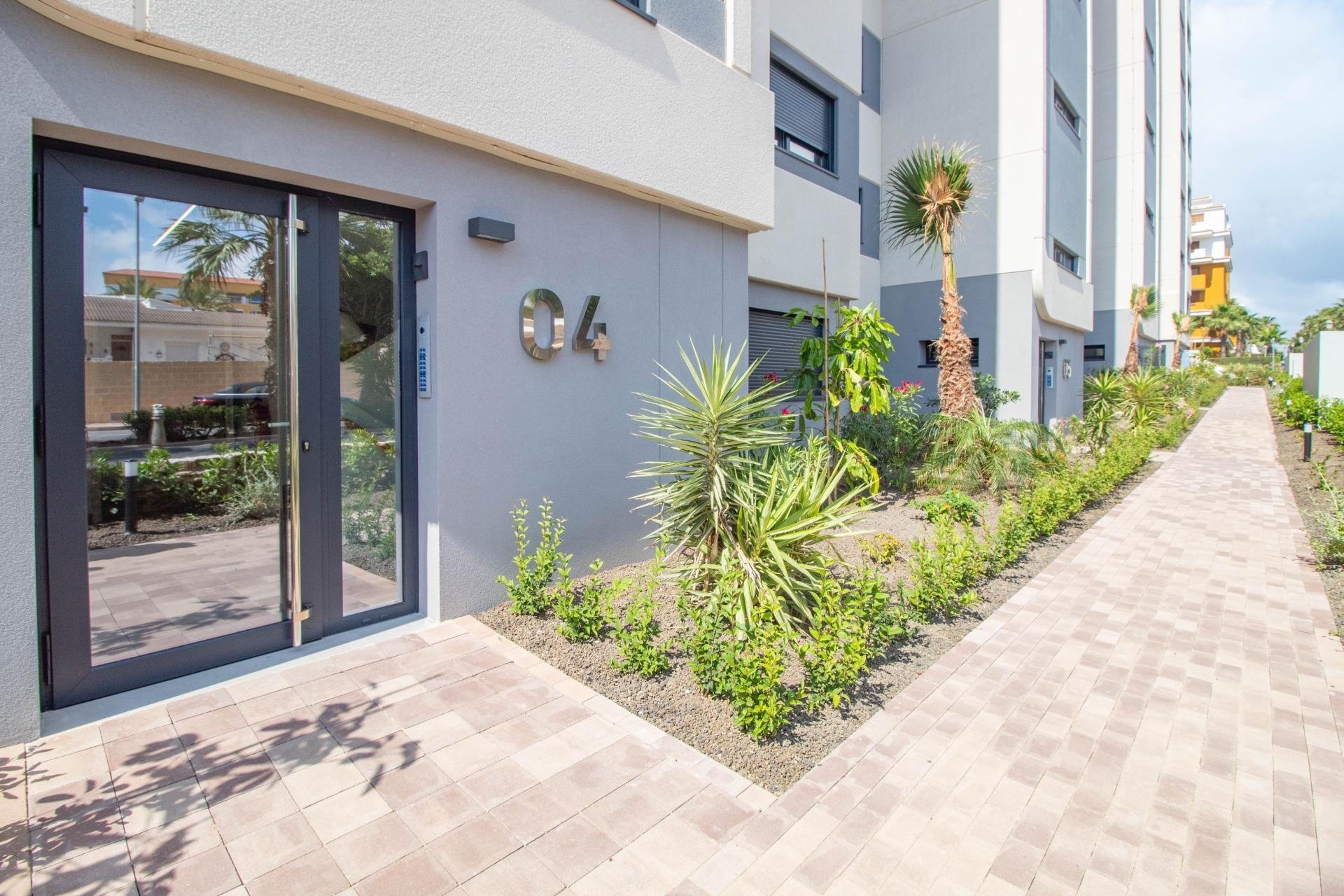 Resale - Apartment / flat - Torrevieja - Punta Prima