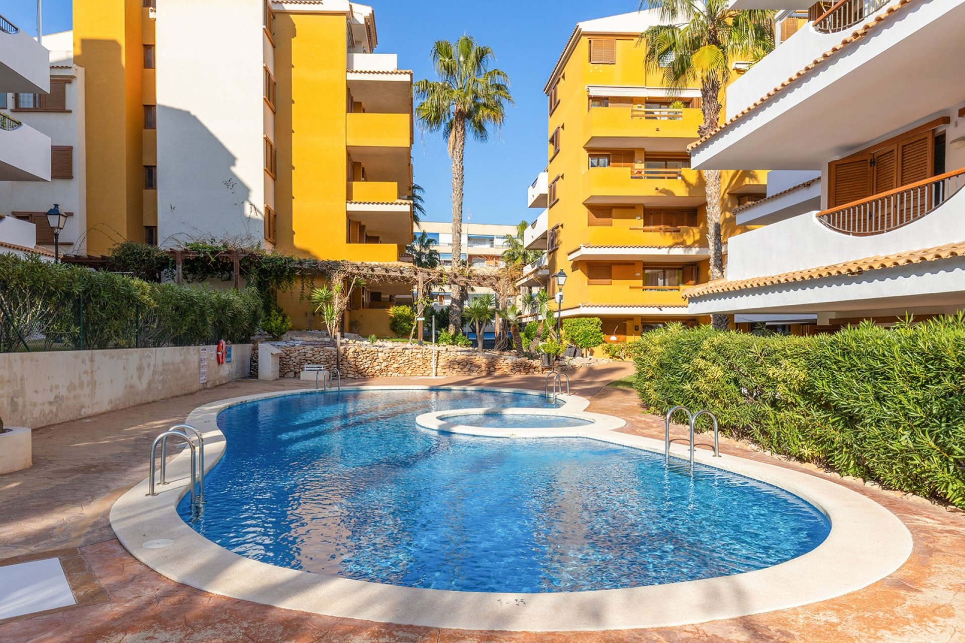 Resale - Apartment / flat - Torrevieja - Punta Prima