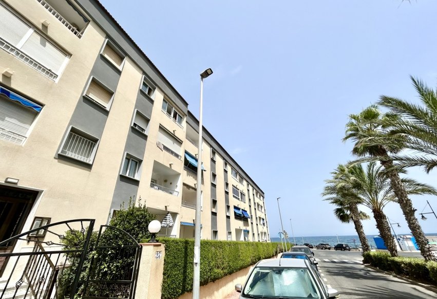 Resale - Apartment / flat - Torrevieja - Punta Prima