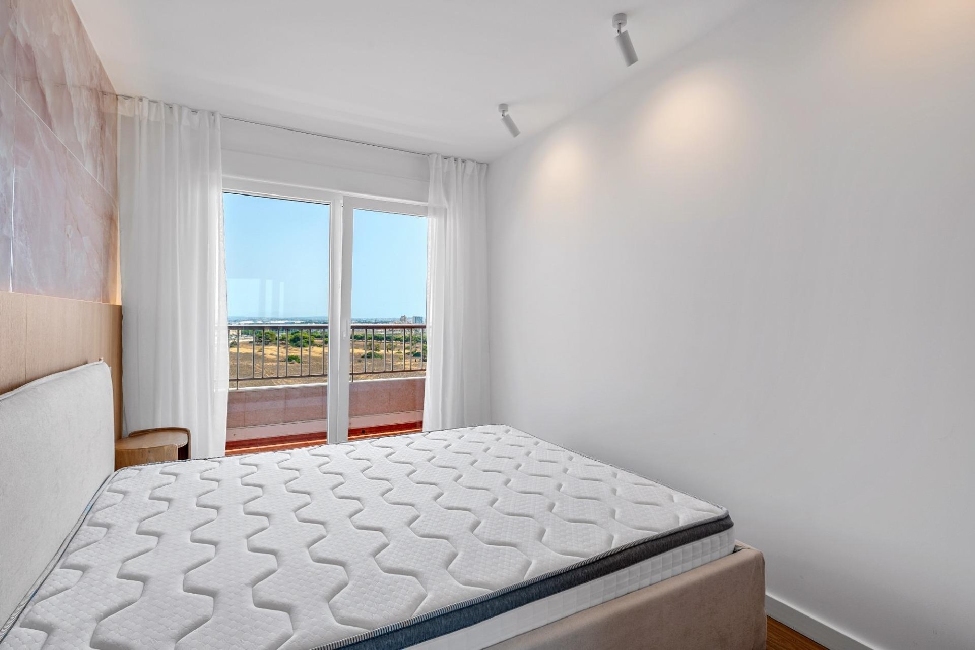 Resale - Apartment / flat - Torrevieja - Punta Prima