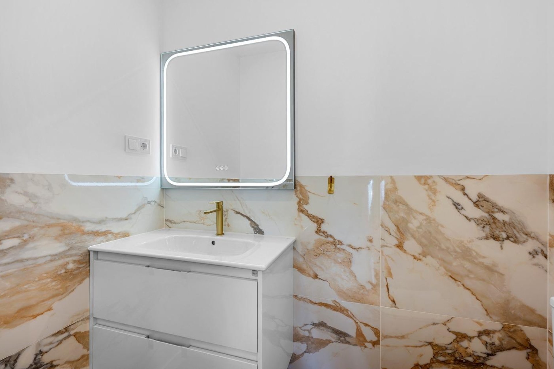 Resale - Apartment / flat - Torrevieja - Punta Prima
