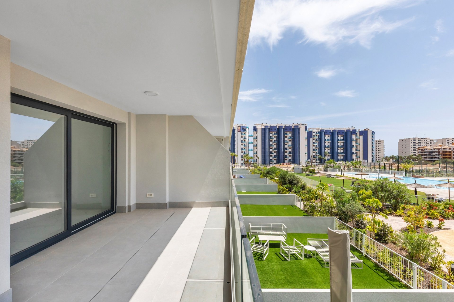 Resale - Apartment / flat - Torrevieja - Punta Prima