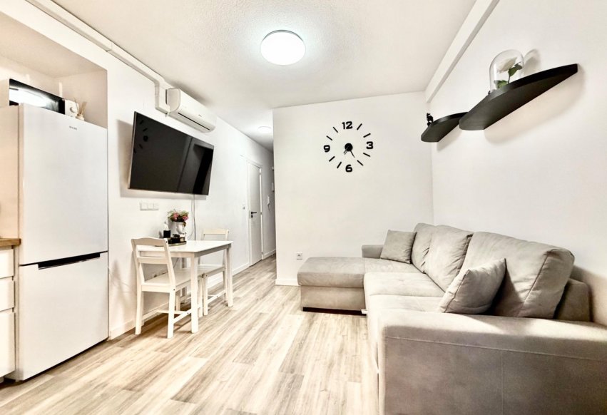 Resale - Apartment / flat - Torrevieja - Torrelamata - La Mata
