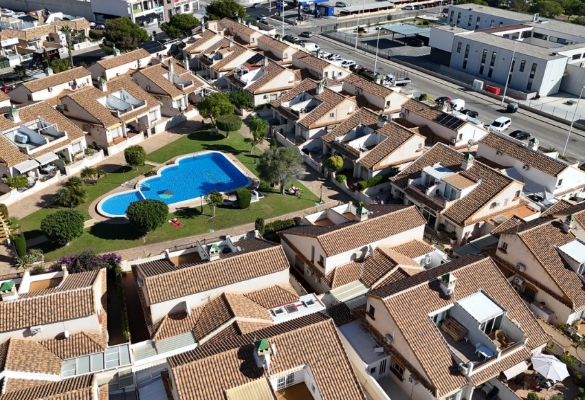 Resale - Bungalow - Orihuela Costa - La Zenia