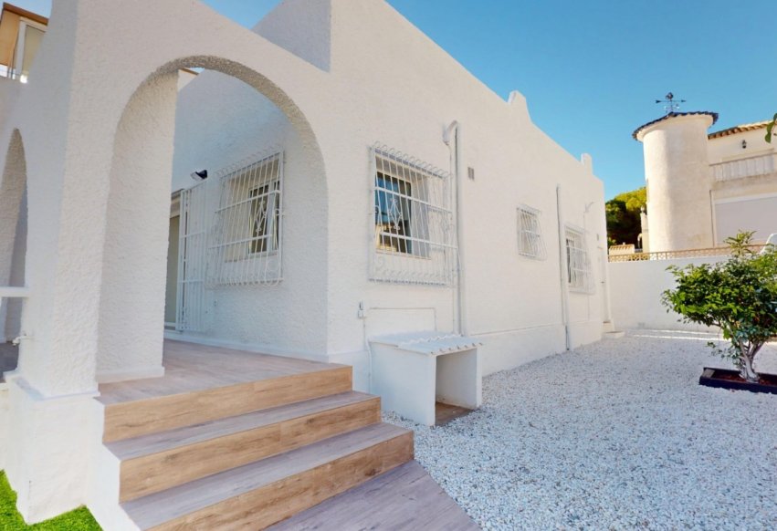 Resale - Bungalow - Orihuela Costa - Las Filipinas