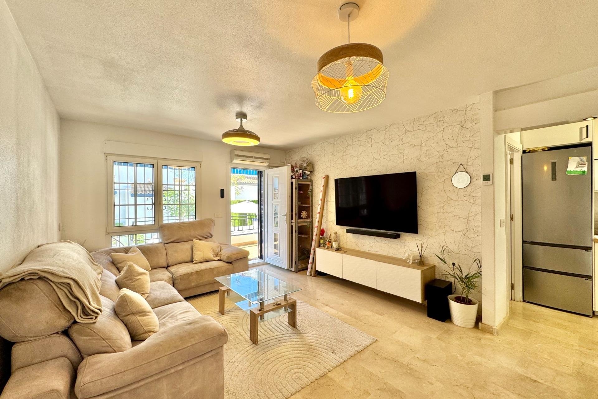 Resale - Bungalow - Orihuela Costa - Villamartín-Las Filipinas