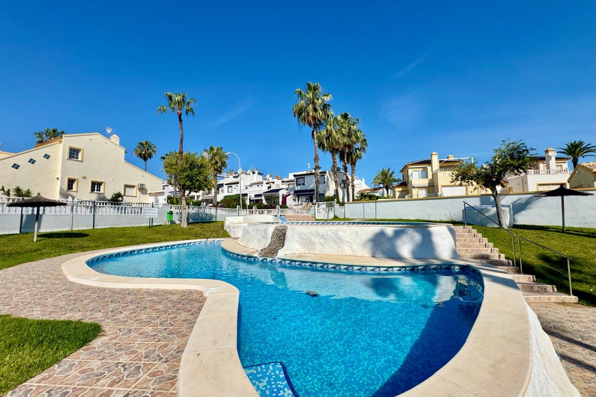 Resale - Bungalow - Orihuela Costa - Villamartín-Las Filipinas
